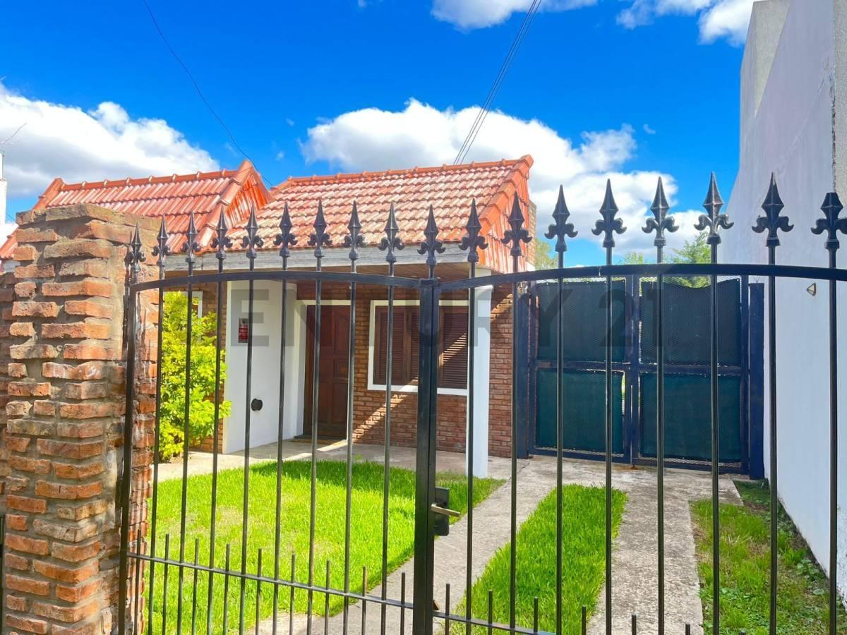 Foto de CASA EN VENTA 3 DORMITORIOS, APTA BANCO EN HERNANDEZ, LA PLATA, imagen 4