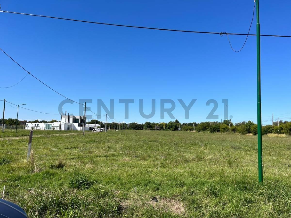 Foto de 501 y 132. EXCELENTE LOTE PROPIO EN ESQUINA CON POSIBILIDAD, imagen 3