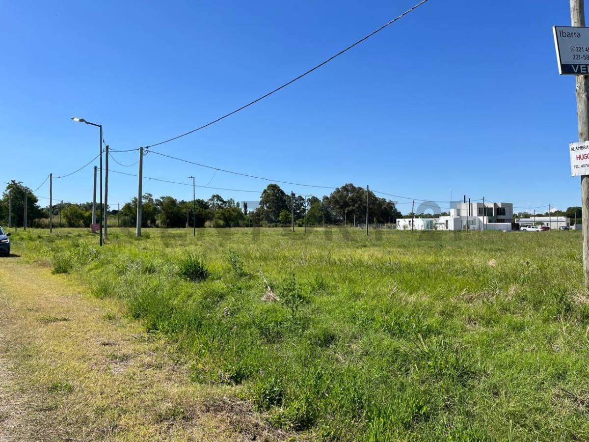 Foto de 501 y 132. EXCELENTE LOTE PROPIO EN ESQUINA CON POSIBILIDAD, imagen 4
