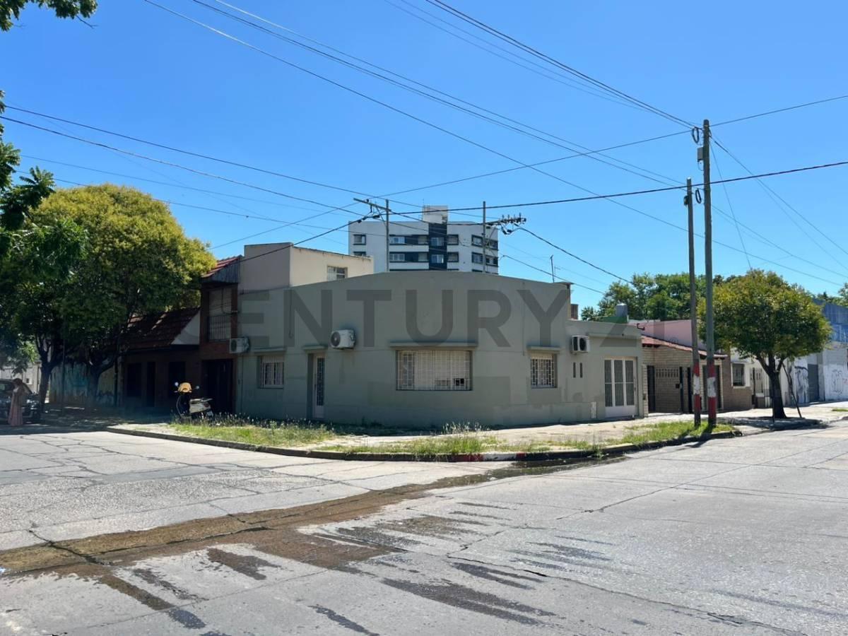 Foto de CASA A LA VENTA EN 67 Y 19. APTA BANCO, imagen 1