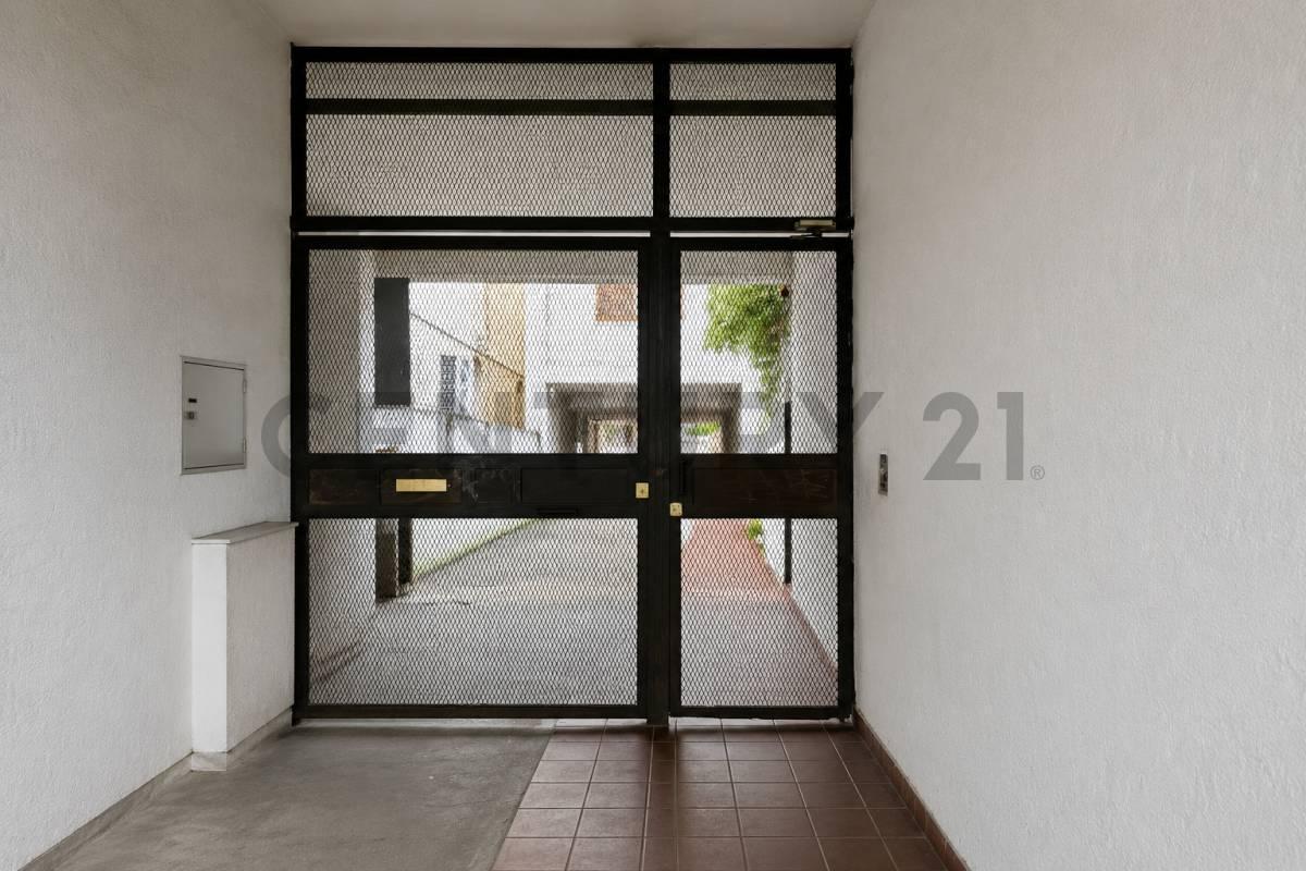 Foto de VENTA DE COCHERA CUBIERTA EN LA PLATA, imagen 1