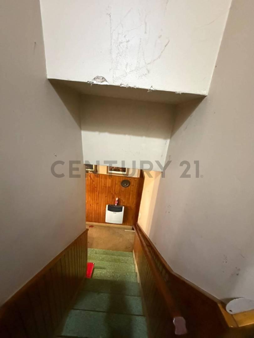 Foto de Casa sobre lote propio de 300 m² con parque y pileta – 19 entre 35 y 36, imagen 5