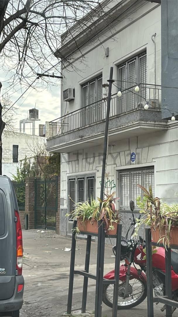 Foto de Casa sobre lote propio de 300 m² con parque y pileta – 19 entre 35 y 36, imagen 4