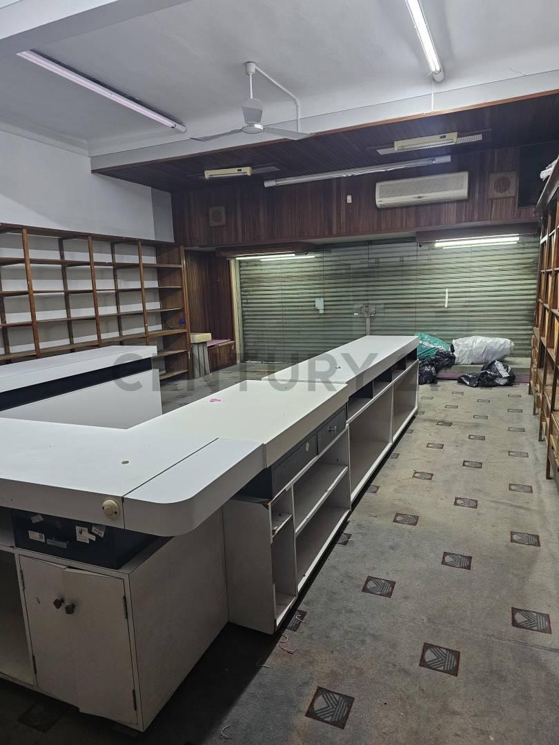 Foto de CASA EN VENTA CON LOCAL COMERCIAL AL FRENTE, imagen 5