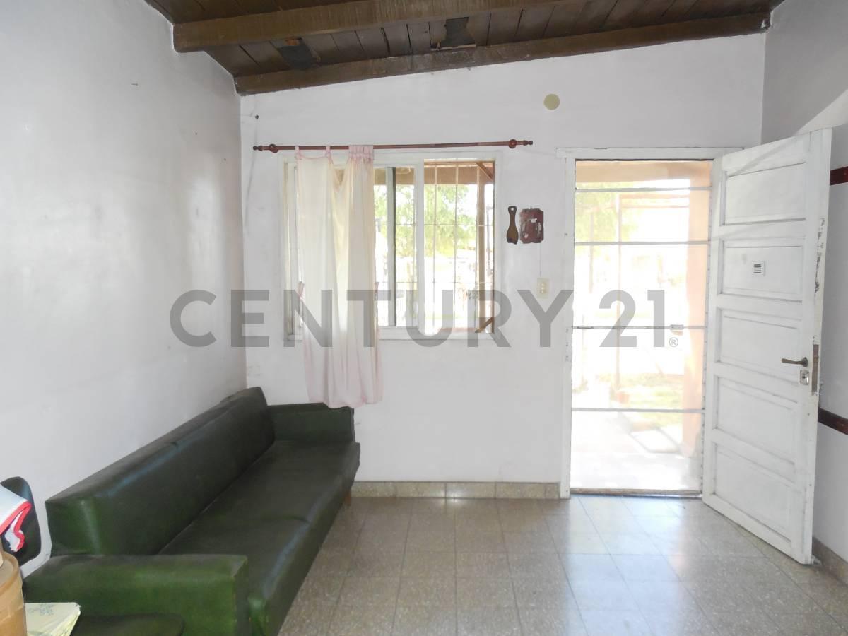 Foto de Oportunidad para Inversores – Casa Antigua a Reciclar en Lote de 10 x 21, imagen 3