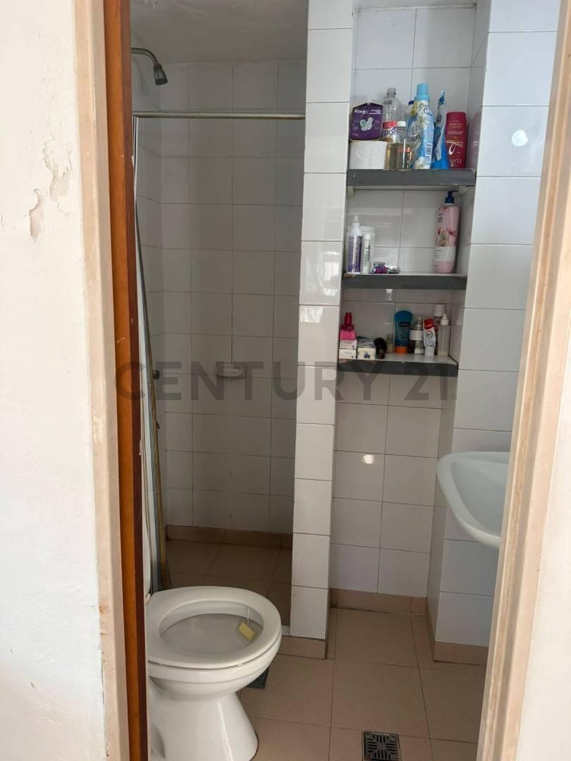 Foto de MONOAMBIENTE EN VENTA FRENTE A PLAZA MORENO, imagen 5