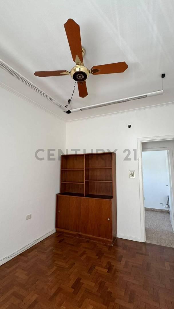 Foto de VENDEMOS PH PLANTA ALTA EN ZONA PLAZA AZCUENAGA., imagen 1
