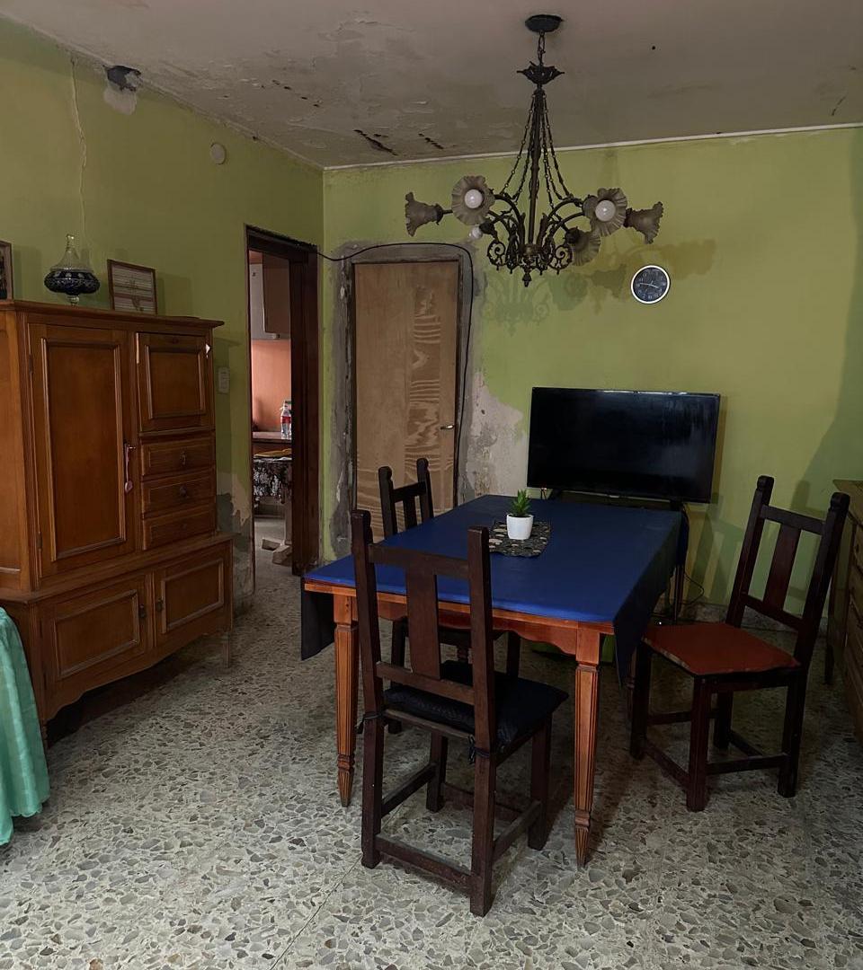 Foto de CASA A RECICLAR EN EXCELENTE ZONA IDEAL INSTITUCIONES, CLINICAS, ETC., imagen 5