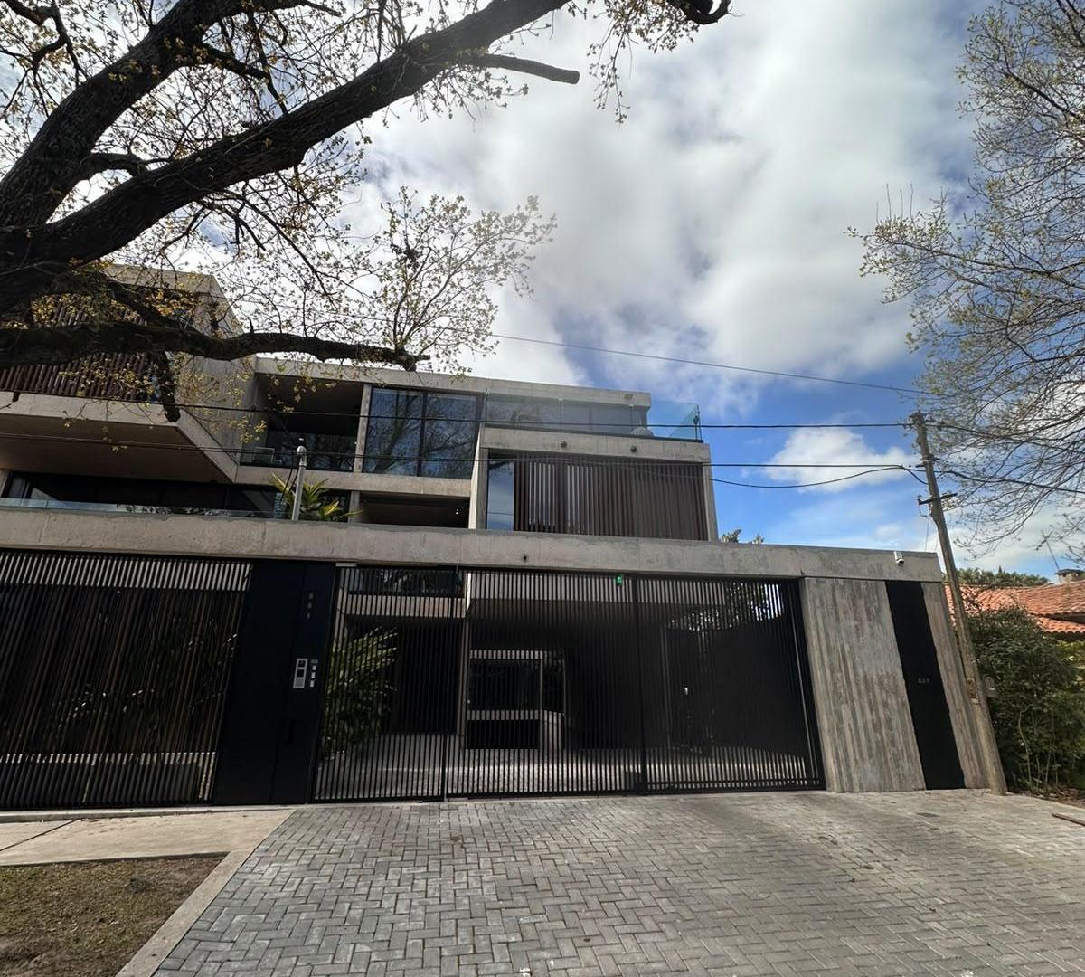 Foto de Departamento de categoria en venta en City Bell, imagen 2