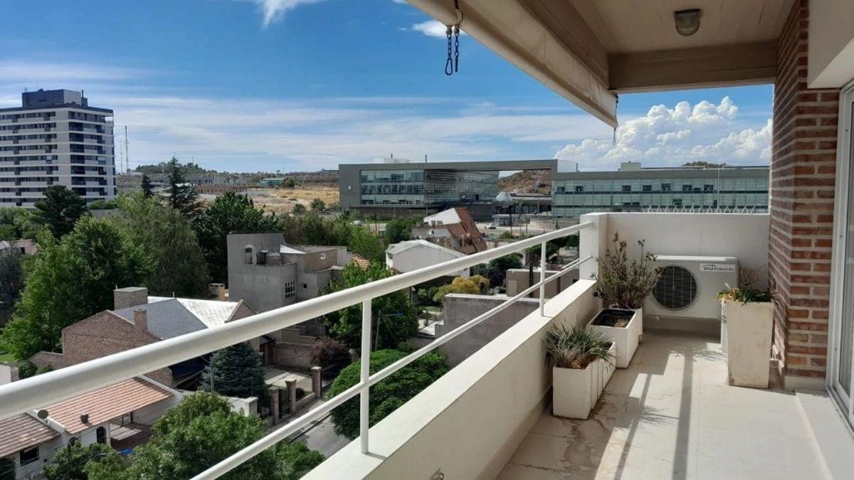 PISO DE CATEGORIA EN EL CORAZON DE SANTA GENOVEVA