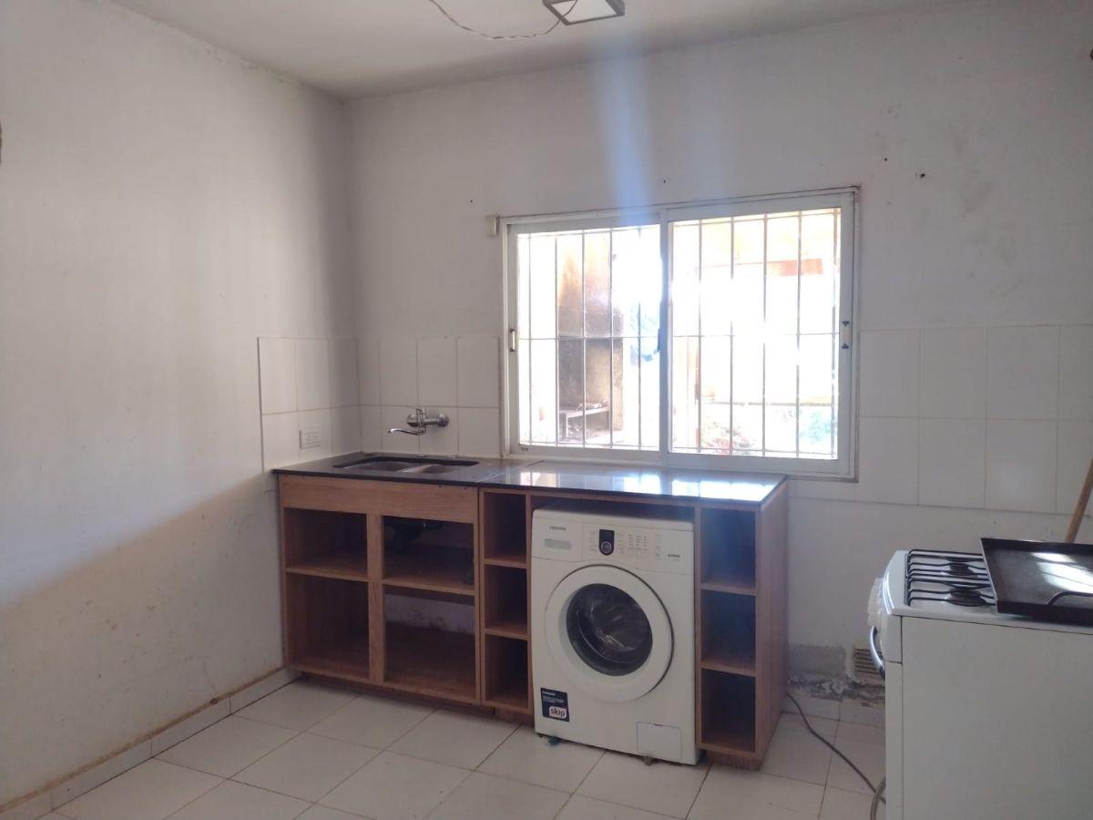 Foto de Hermosa casa familiar en Barrio Don Higinio con amplio jardín y pileta, imagen 5