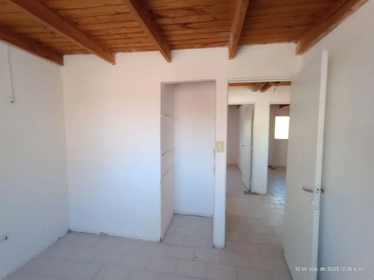 Casa de 3 dormitorios en venta - Barrio Villa Ceferino 8