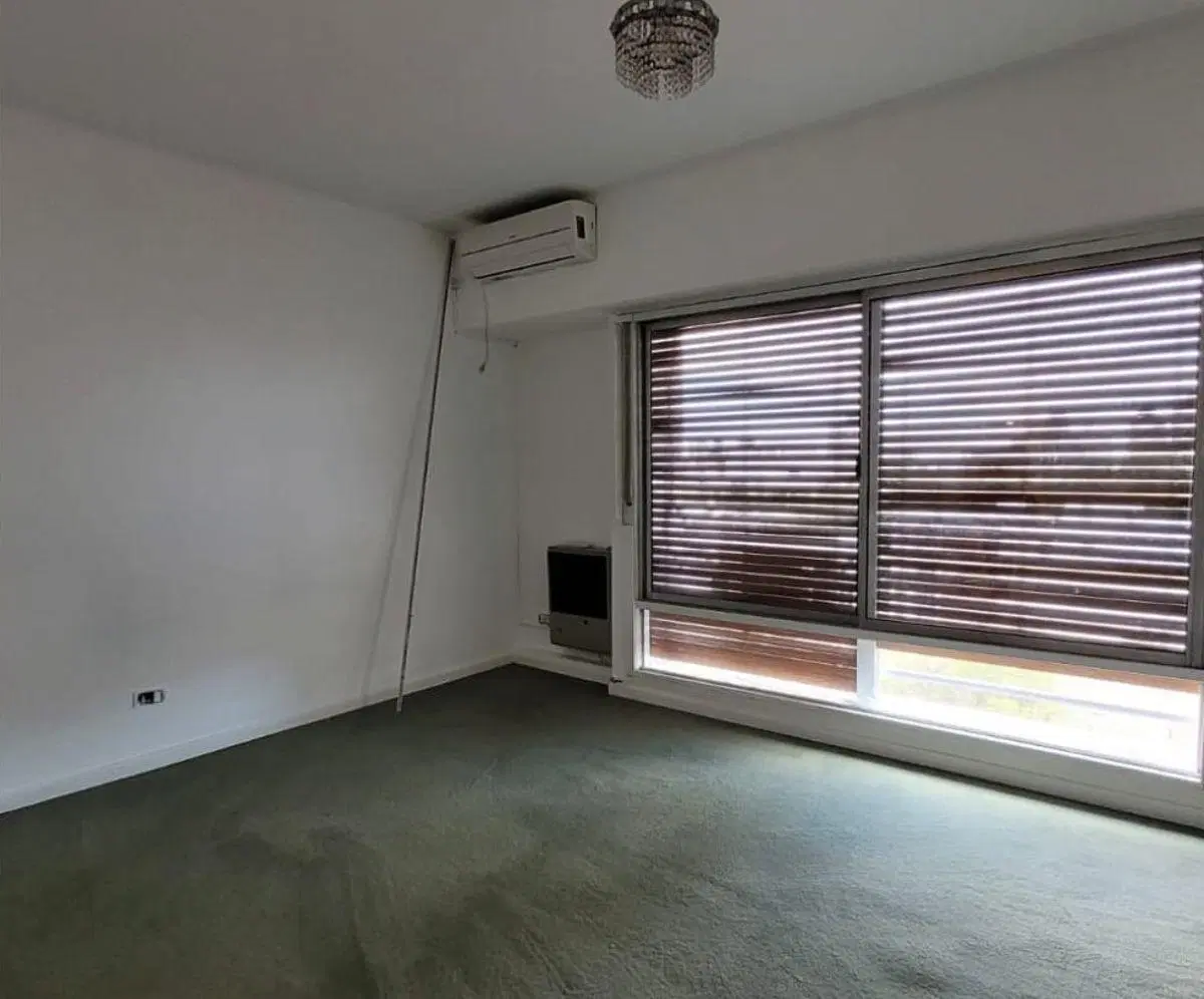 Departamento de 200 m² con 4 habitaciones en venta en Centro Este 3