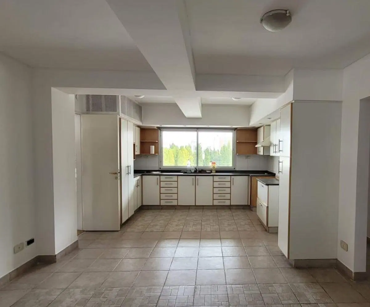 Departamento de 200 m² con 4 habitaciones en venta en Centro Este 1