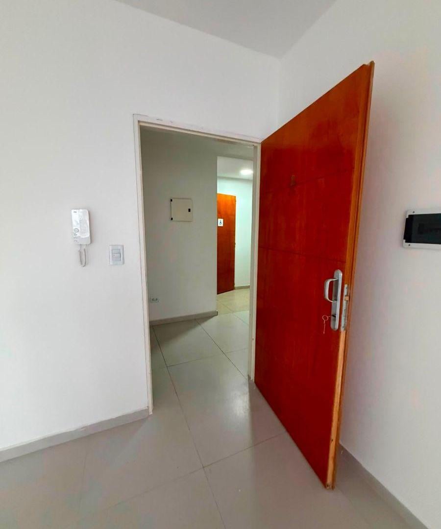 Foto de OFICINA EN ALQUILER – CENTRO DE NEUQUÉN Mendoza y Talero – Piso 2, imagen 2