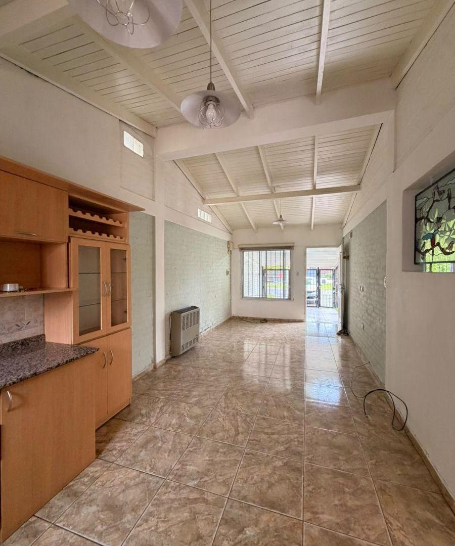 Foto de Casa con patio - 1 dormitorio en alquiler en Cumelen, imagen 1