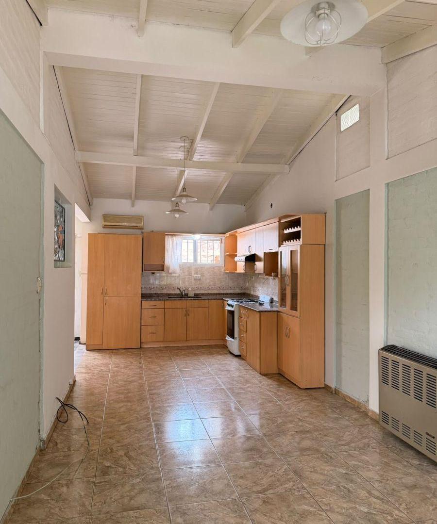 Foto de Casa con patio - 1 dormitorio en alquiler en Cumelen, imagen 4