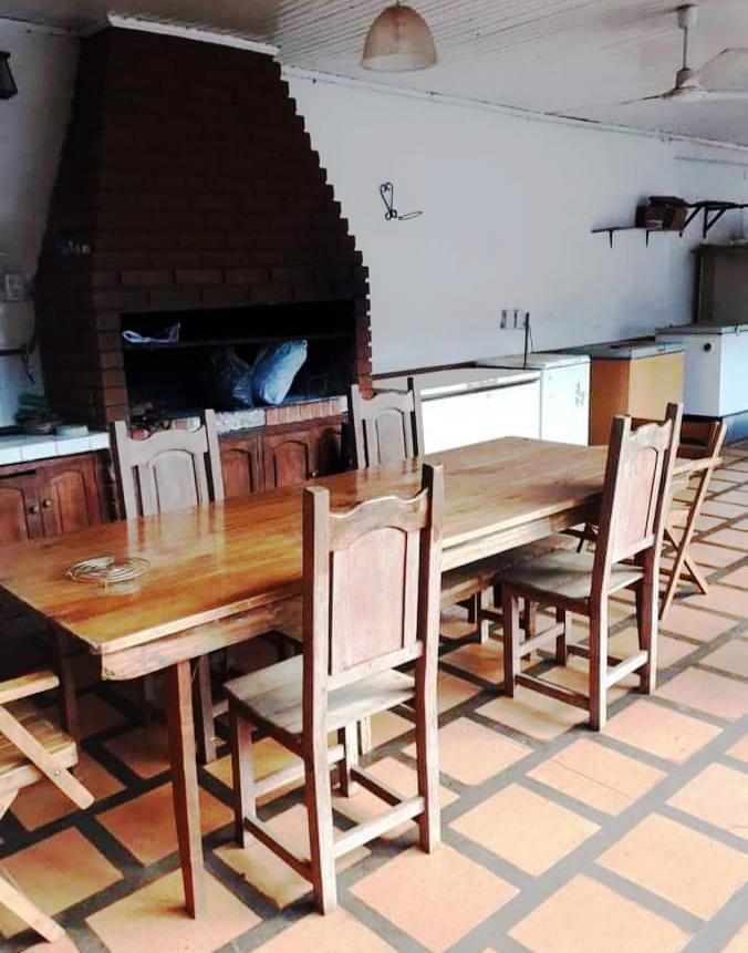 Casa con 2 dormitorios y oficina en venta en Santa Lucía