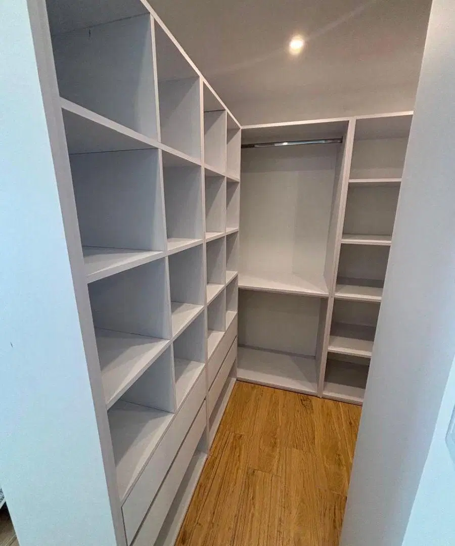 En venta. Departamento de tres ambientes a la calle con balcón - Mar del Plata 8