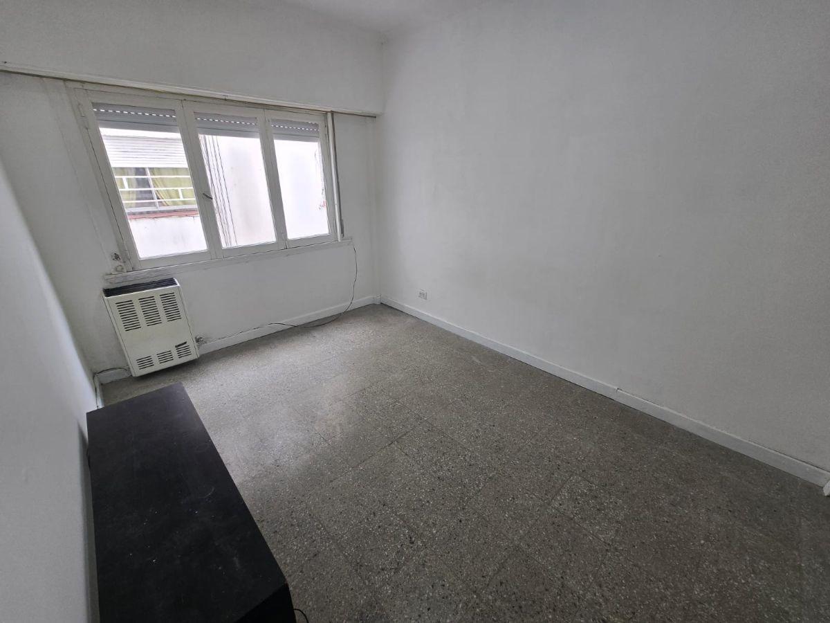 Foto de En Alquiler. Departamento De Tres Ambientes A La Calle - Mar Del Plata, imagen 3