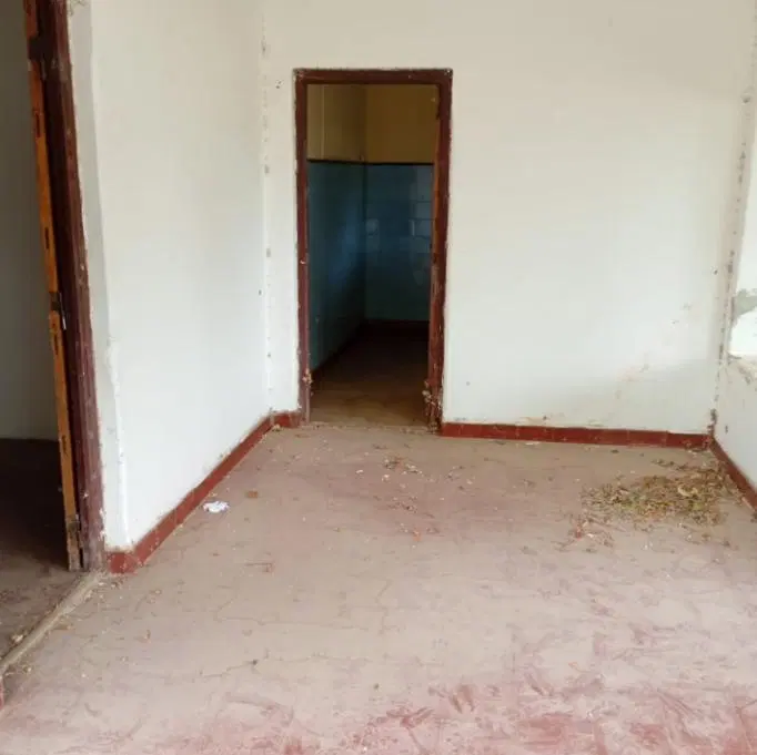 Casa en Villa San Isidro con Escritura y todos los servicios 5