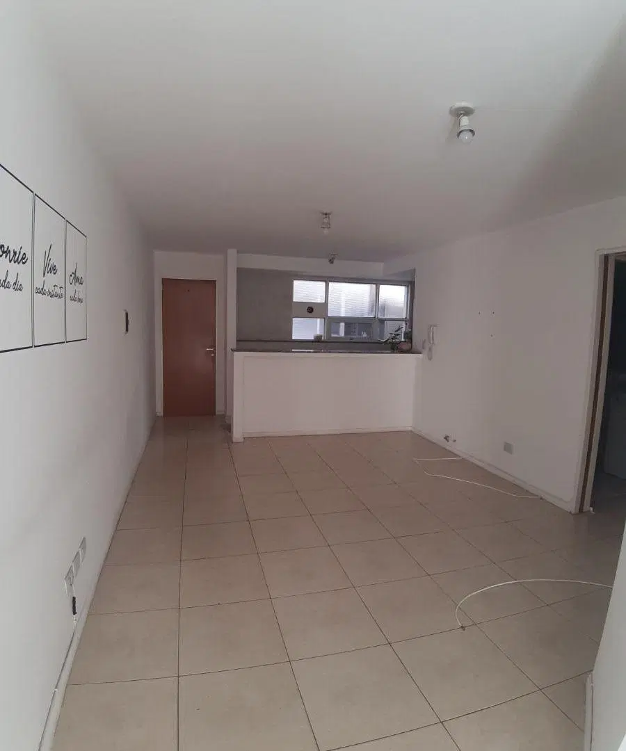 Nva. Cba: Ob. Oro y Chacabuco fte c/balcon 4