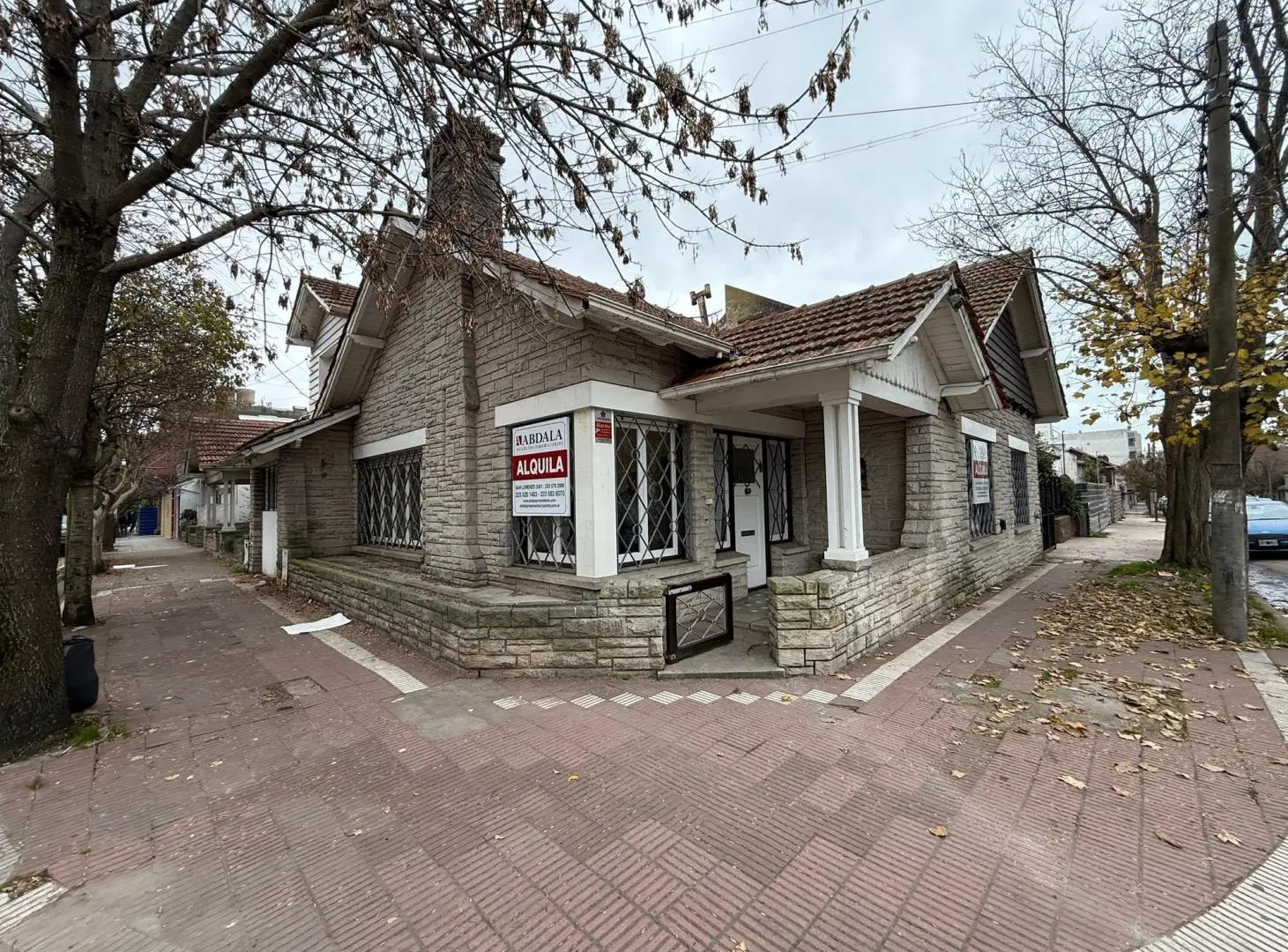 ALQUILER COMERCIAL | Chalet en esquina – Barrio Chauvin 8