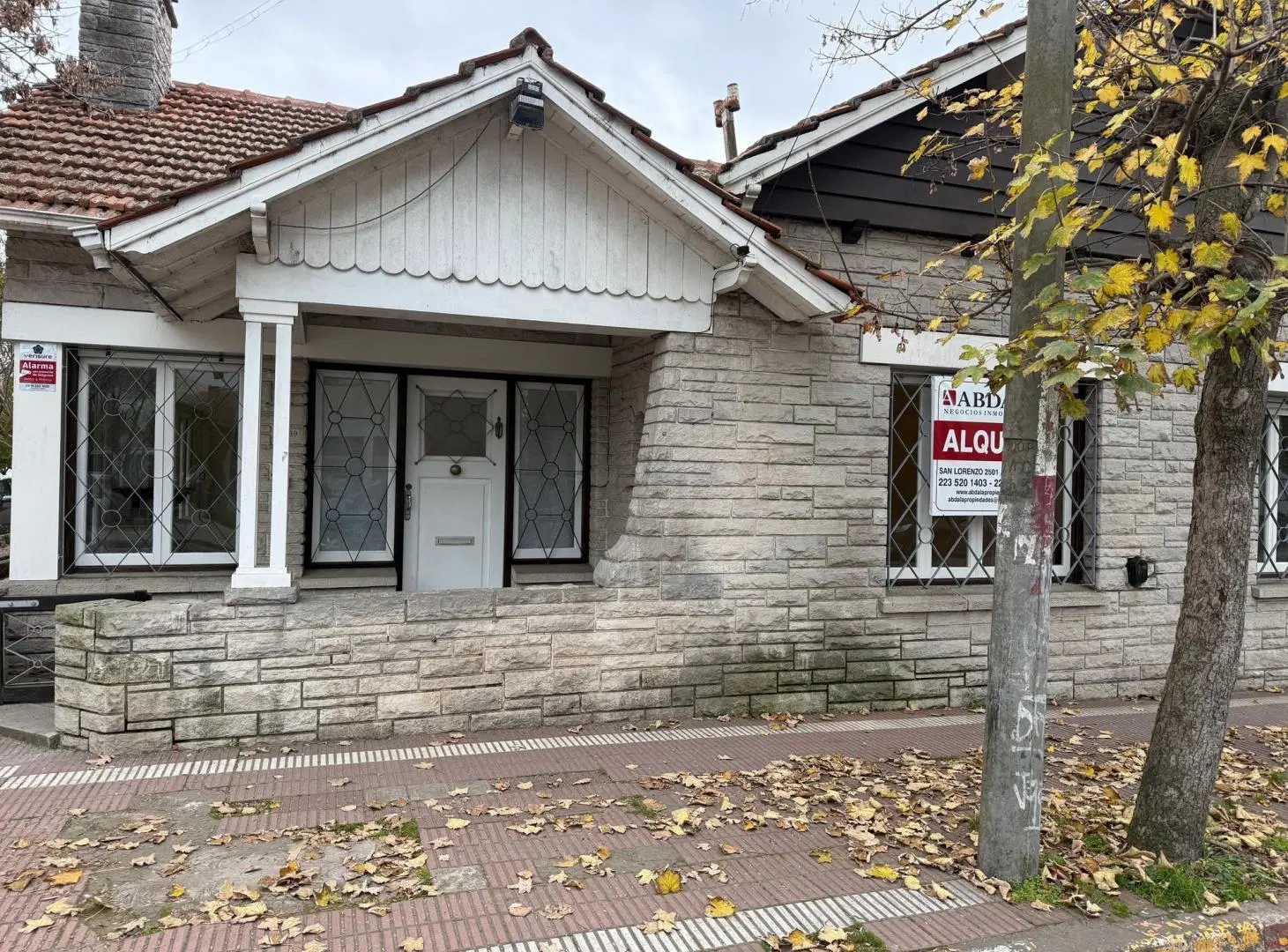 ALQUILER COMERCIAL | Chalet en esquina – Barrio Chauvin 3