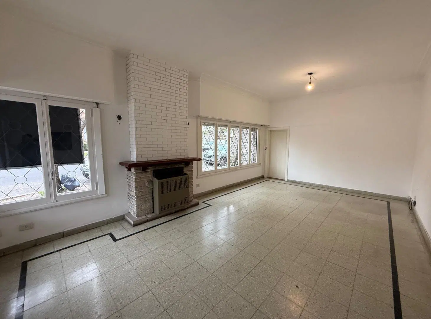 ALQUILER COMERCIAL | Chalet en esquina – Barrio Chauvin 4