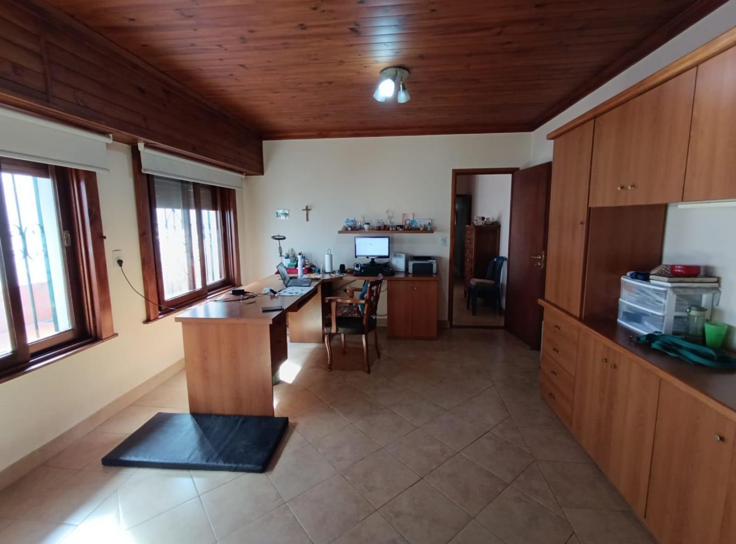 Foto de Venta casa en Blok 7 ambientes, garage, Avellaneda, imagen 4
