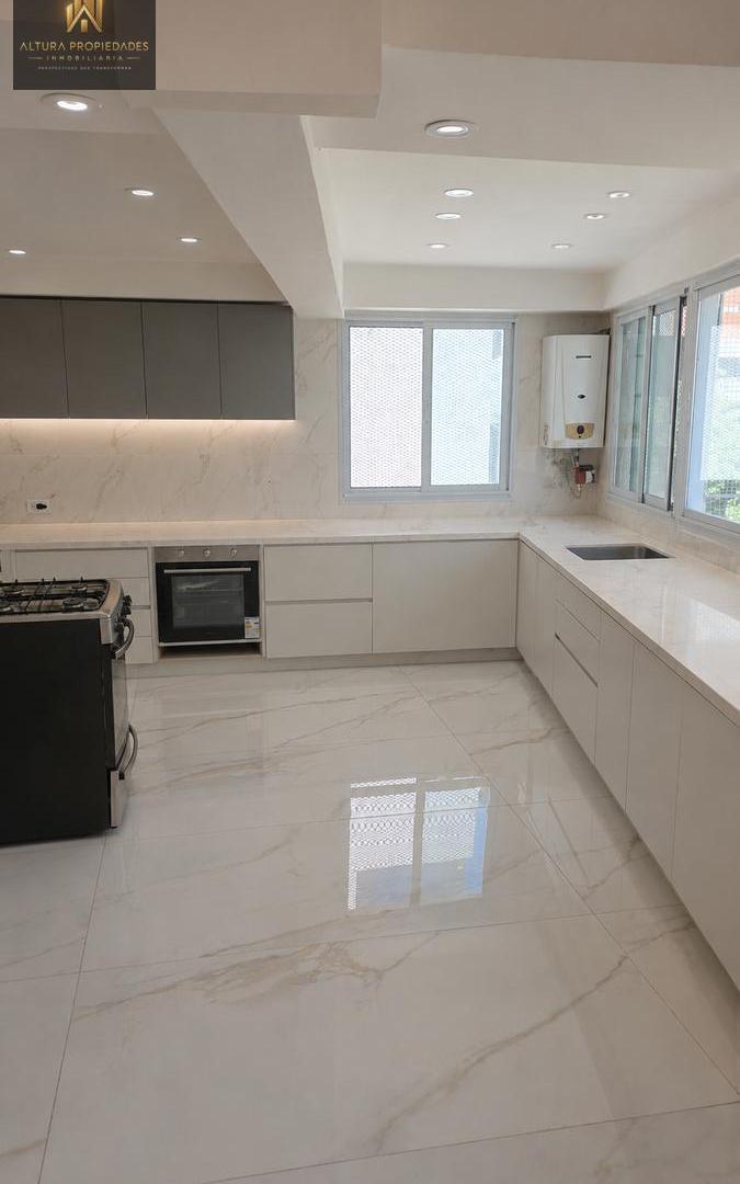 Foto de Venta departamento 4 Amb con cochera, imagen 2