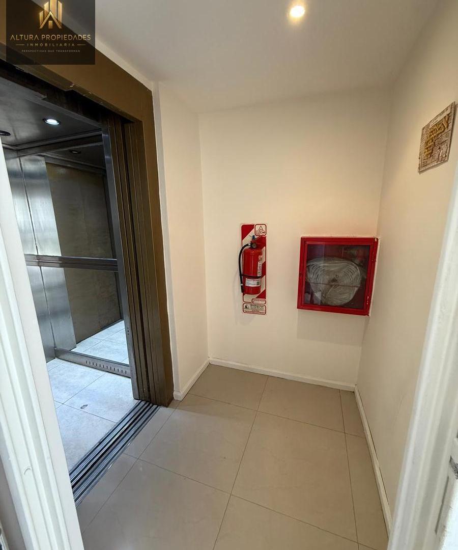 Foto de Venta departamento 4 Amb con cochera, imagen 3