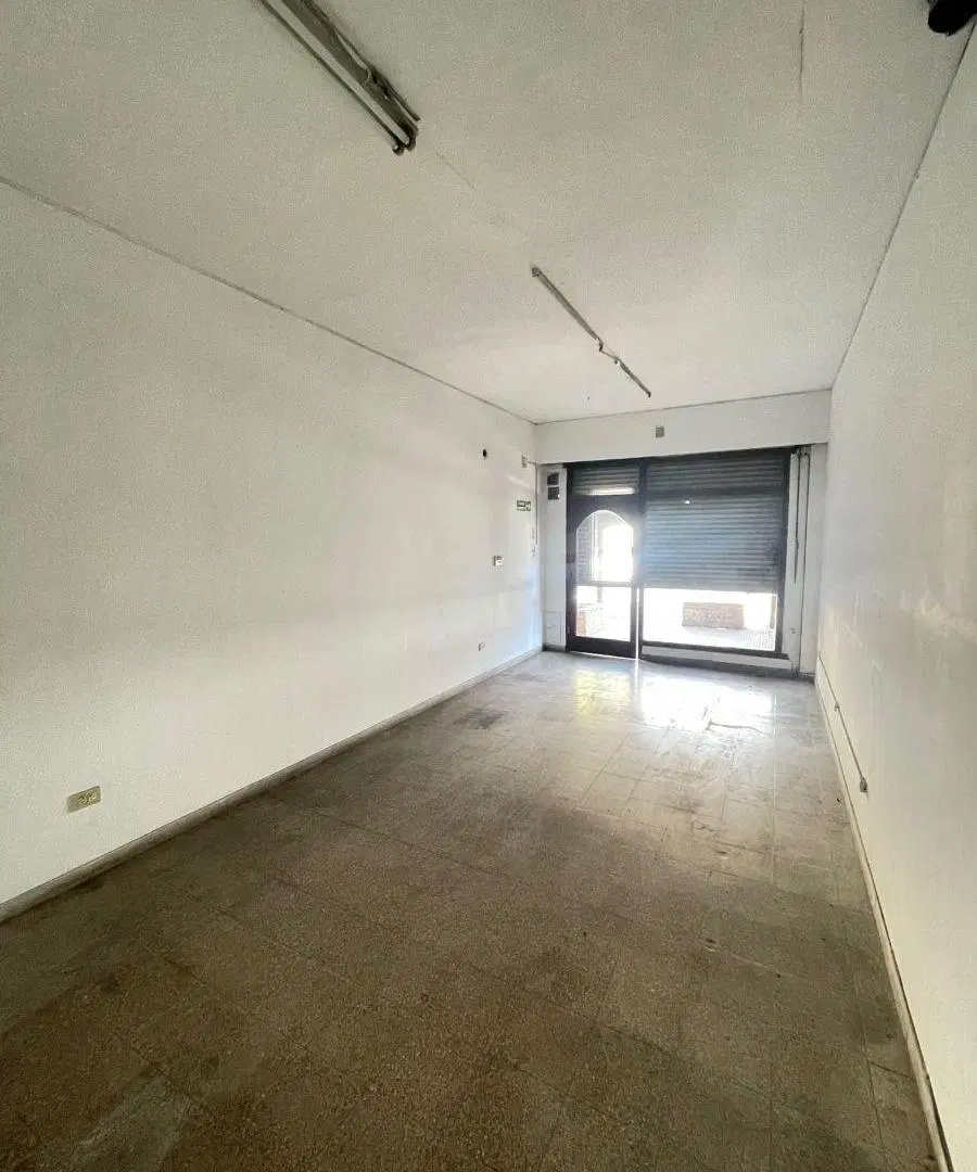 Local comercial de 25 m² en alquiler en Fisherton, Sanchez de Loria y Eva Peron 4