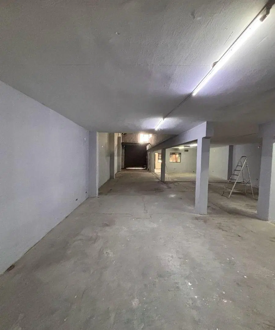 Galpon en alquiler, 390 m2, 2 oficinas, 3 baños, planta baja y entre piso, Provincas Unidas 900 bis 3
