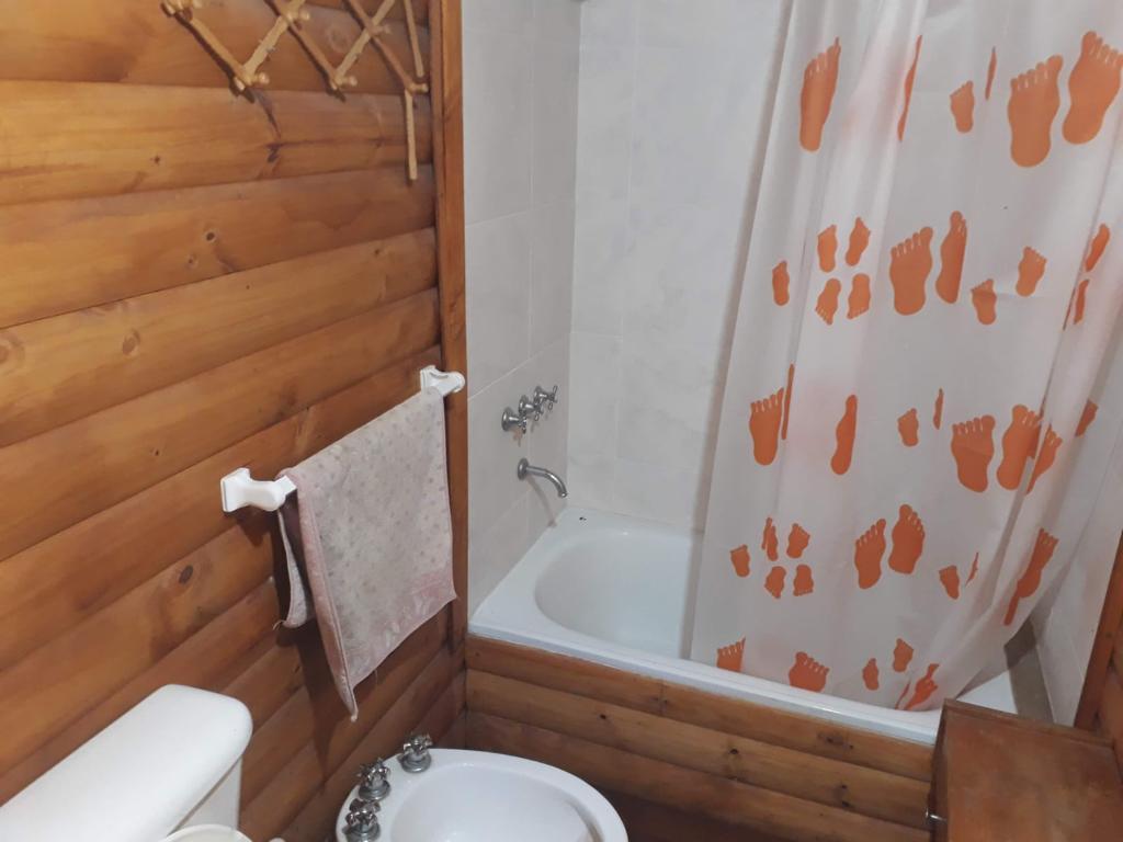 Cabaña Sobre Gran Terreno en Calle Azcuénaga 1536, Olavarría E Hipólito Irigoyen, Cañuelas 5