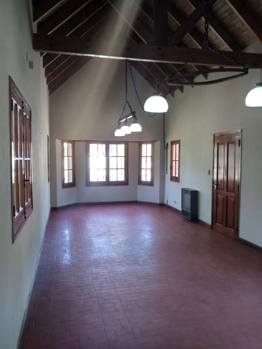 Oportunidad Chalet en Venta en Cañuelas. 1