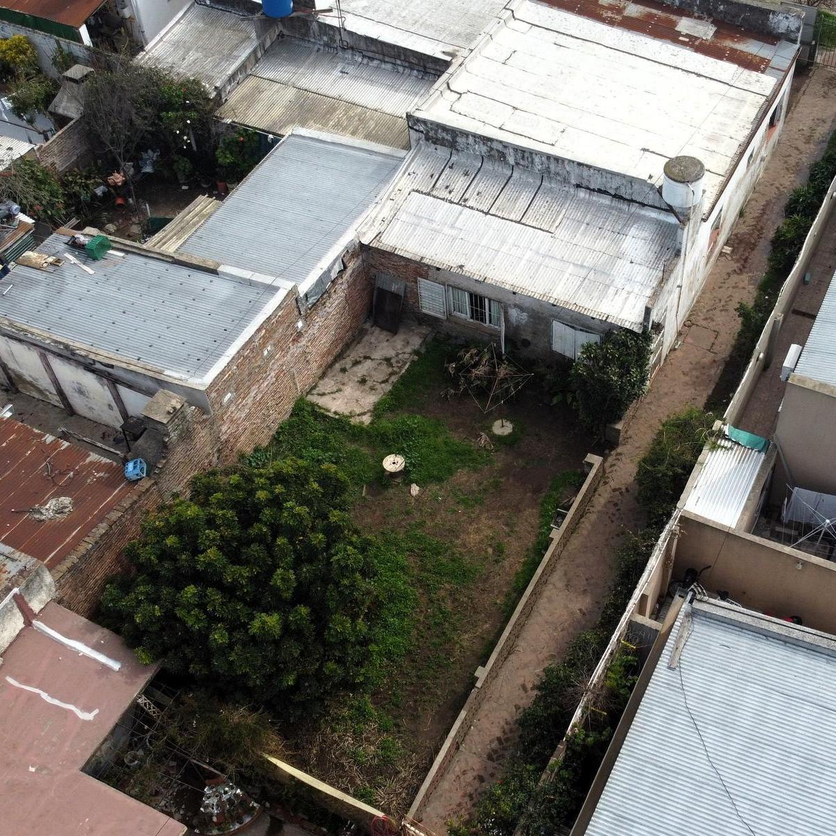 Casa a Refaccionar en San Martin a m de 12 de Octubre 3