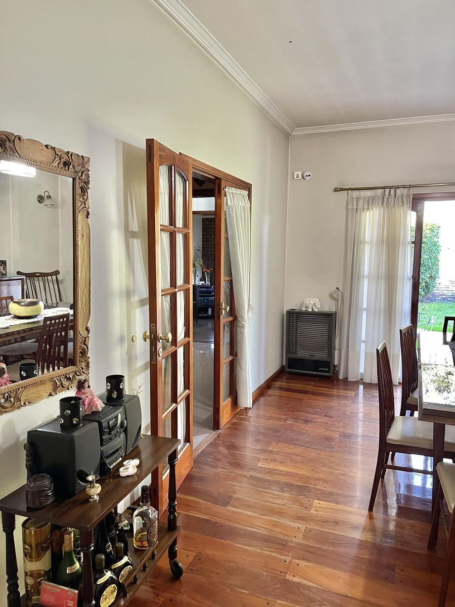 Casa en Calle Antártida Argentina 631 de Cañuelas, Entre Las Calles Libertad y Rivadavia 3