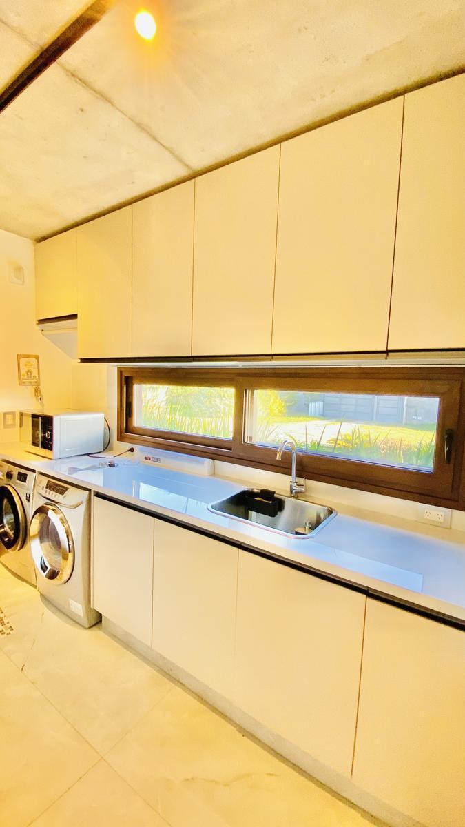 Importante Casa Sobre Av Botta Al 2600, Periferia Cañuelas 3