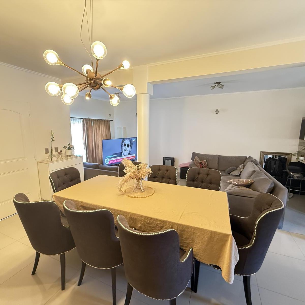 Foto de Hermosa Casa en Hipólitoe Irigoyen al 200, imagen 5
