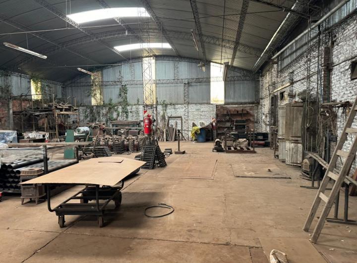 Importante Galpón Industrial en  calle Roca, a metros de Del Carmen, Cañuelas. 5