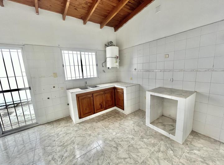 Importante Edificio Comercial en calle Del Carmen 1168, Cañuelas 4