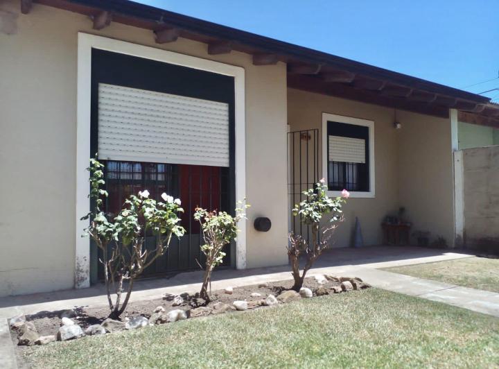Casa en  Mahatma Ghandi  al 2400, Cañuelas. 1