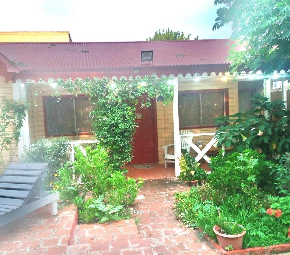 CasaJ en calle ose Hernandez 51, Barrio "Los Fresnos II", Cañuelas