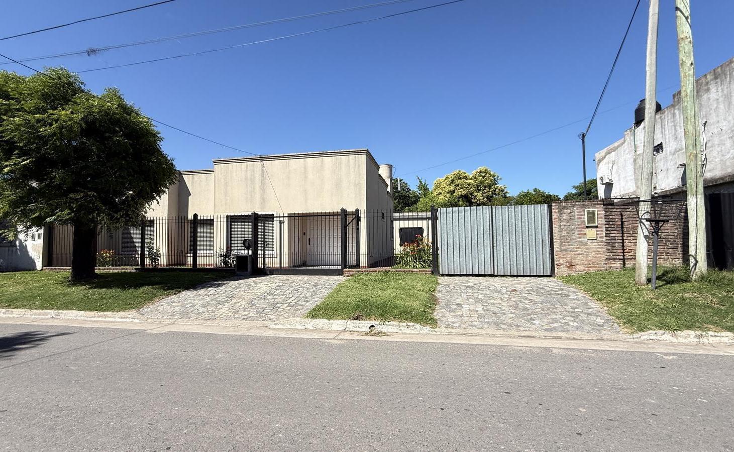 Casa en calle Larrea 932, Cañuelas