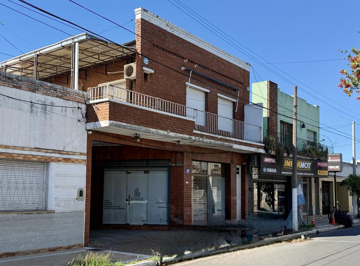 Del Carmen al 600.