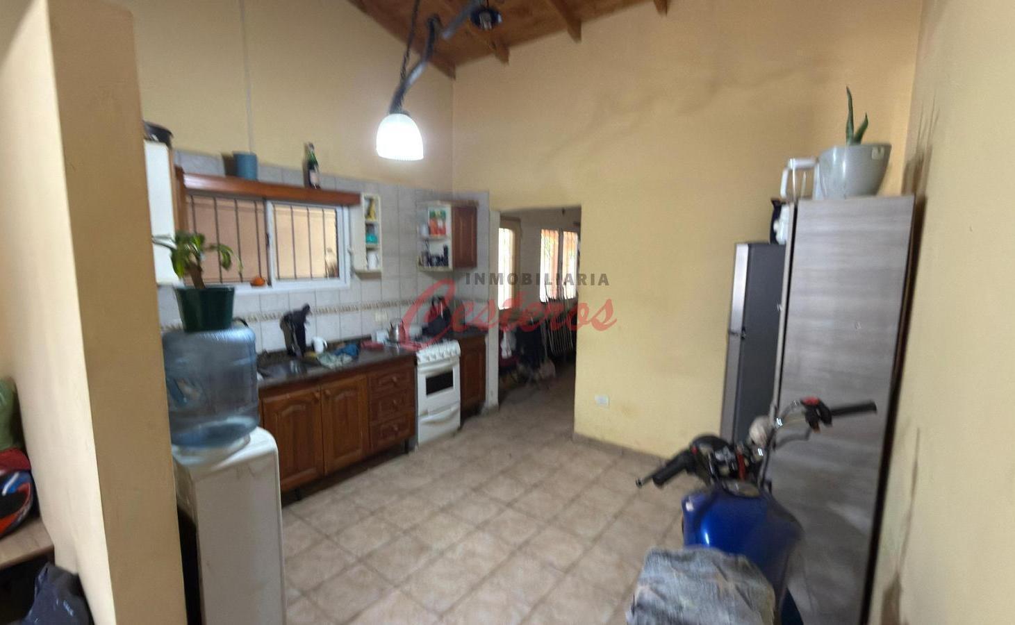 Foto de Casa en venta - 3 dorm. en lote propio de 232 m² — Barrio Peluffo, imagen 4
