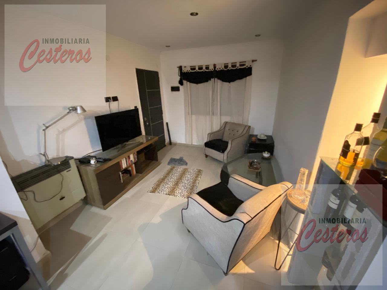 Foto de En Venta Casa Refaccionada en esquina 12 de Octubre 694, esquina San, imagen 4