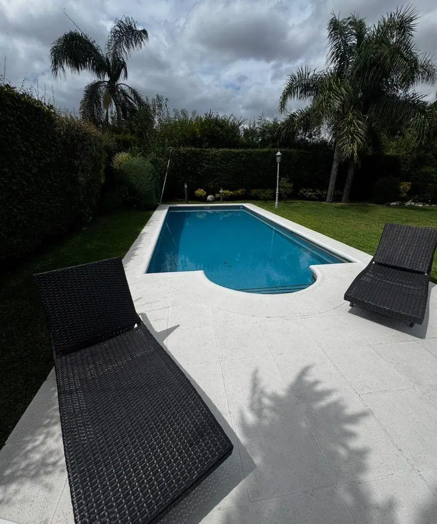 Casa de 860 m² con 3 dormitorios en venta en Echeverría del Lago 3