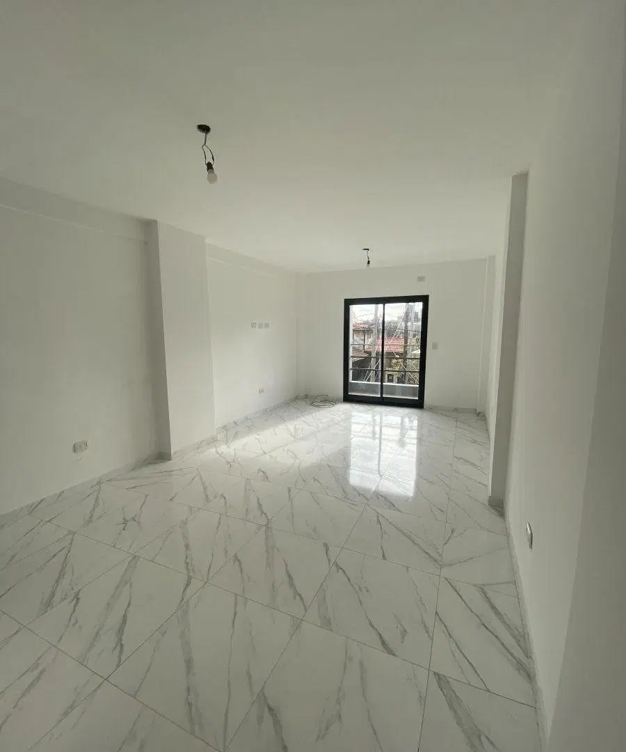 Departamento monoambiente al frente en alquiler en Lanús Oeste 4
